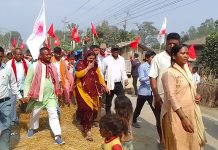 नेकपा (एमाले) का उम्मेदवार रामजी साहले सञ्चालन गरिरहेको घरदैलोमा व्यापक सहभागिता आकर्षित गर्दै ।