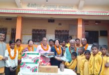 बन्सिराम अनाथालयमा आज एक दयालु परिवारद्वारा खाद्यान्न सामग्री लगायत लत्ताकपडा हस्तान्तरण